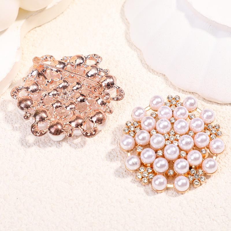 Spilla a Fiore con Perle e Str - Formal Wear Jewelry For Women recensione e prezzo
