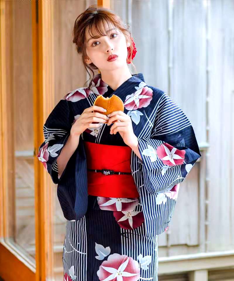 Kimono Tradizionale Giapponese - Women Formal Wear For Conference recensione e prezzo